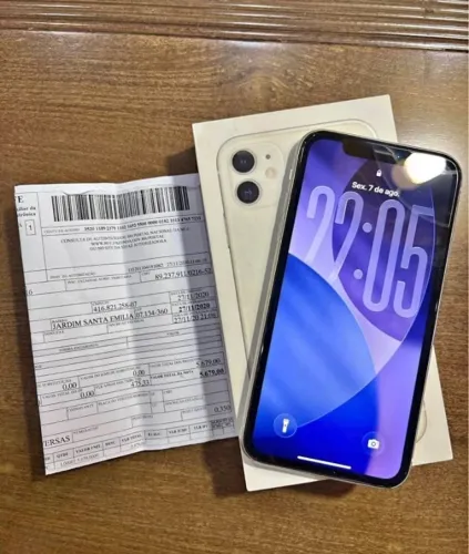 Iphone 11 perfeito na caixa 