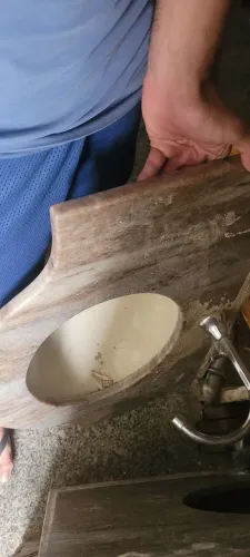 Conjunto Pia e bancada de mármore com torneira
