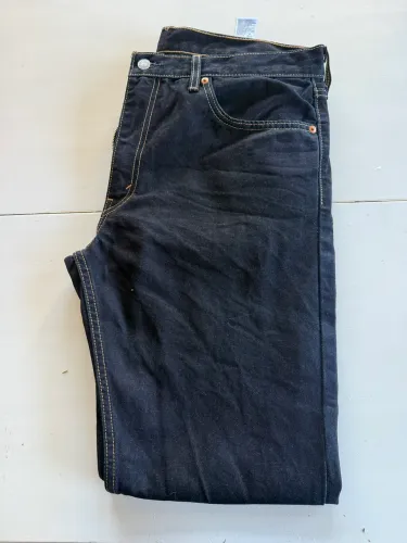 Calça levis nova sem uso