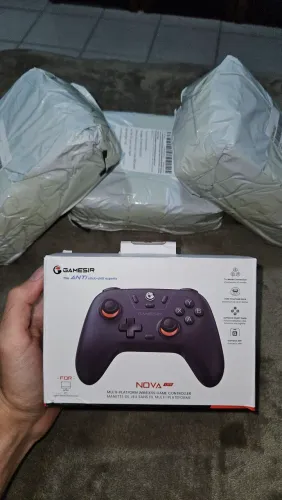 Controle sem fio Gamesir NovaLite