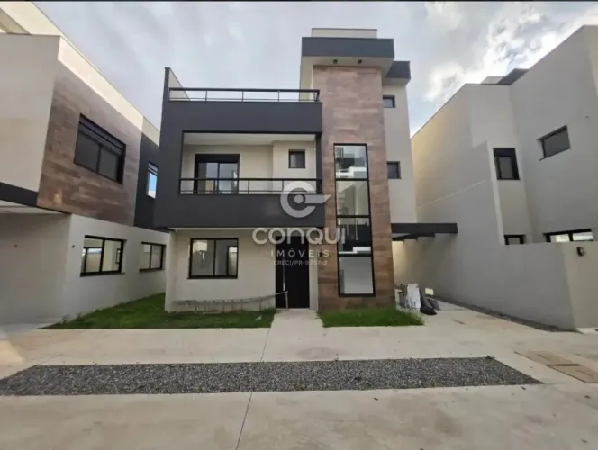 Sobrado em Condomínio Fechado com 3 Quartos, Suíte e Terraço com Churrasqueira no Uberaba 
