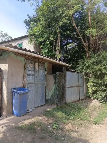 Vendo uma casa atrás  da  passarela do Avestruz Itaborai 
