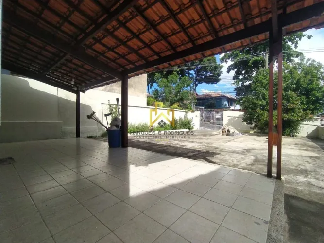 CASA À VENDA