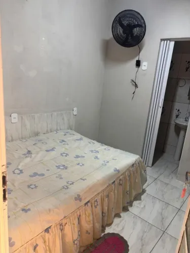 Alugo quarto mobiliado