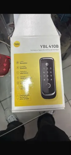 Fechadura Digital Biométrica Yale YBL 410B - Nova