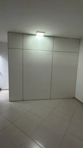 Divisoria Eucatex com porta