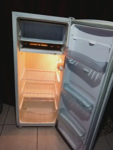 (ENTREGO SEM TAXA) GELADEIRA CONSUL DEGELO SECO,280 LITROS,110 WTS.