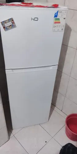 Geladeira pequena em ótimo estado 