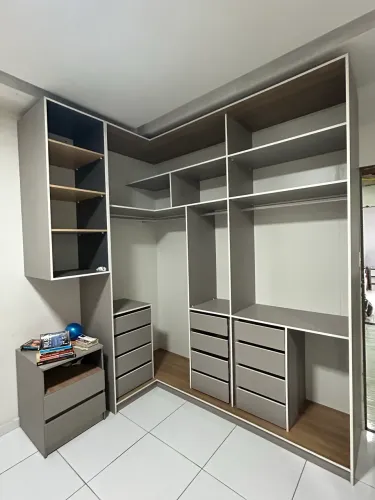 Vendo guarda-roupa estilo closet 100% MDF