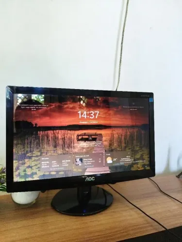 Monitor+ teclado+ cabos