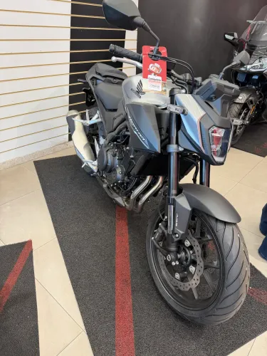 CB HORNET 500 PRONTA ENTREGA MODELO 2027