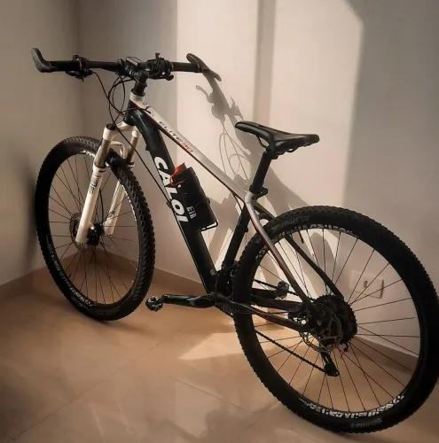 Bicicleta Caloi Elite 30 Aro 29 Quadro 17 - Shimano Deore 30v