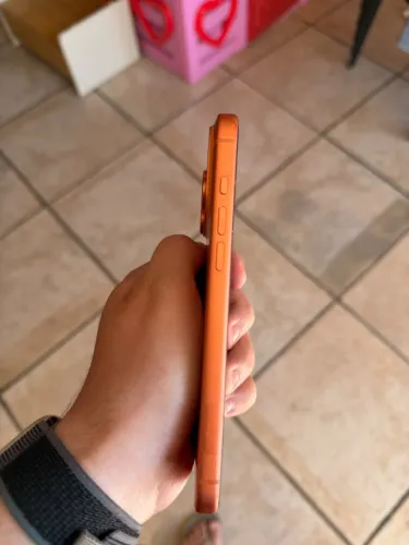 iPhone 17 pro Max laranja 