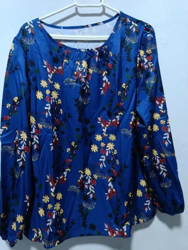 Blusa feminina moderna