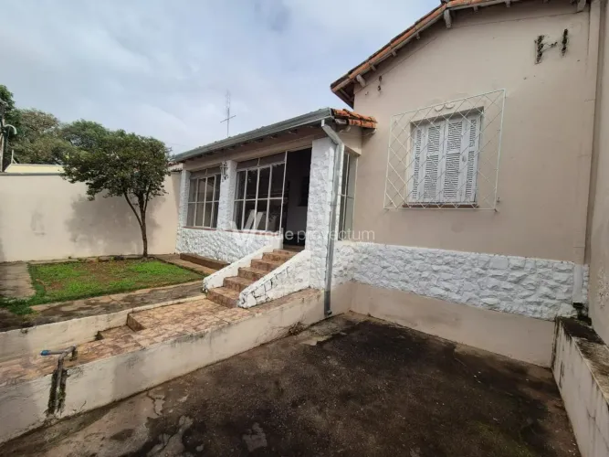 Casa à venda no bairro Jardim Guanabara.