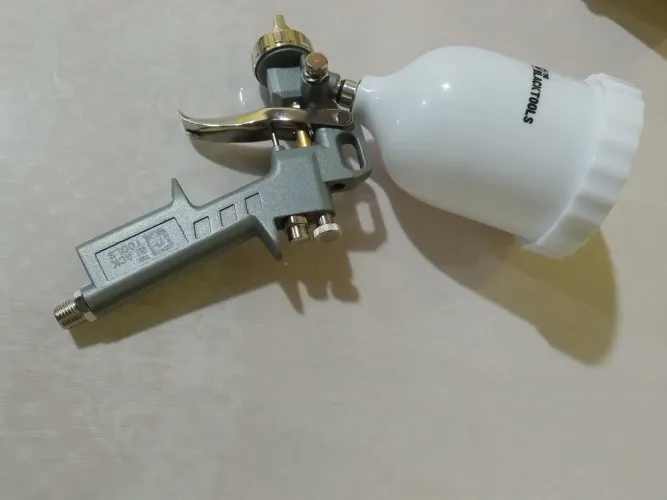Pistola de pintura por Gravidade