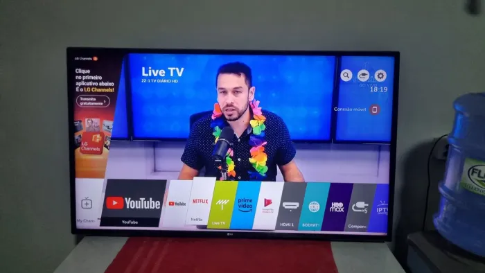Tv lg smart 50 polegadas tem controle não tem pezinhos ok