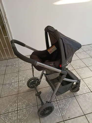 CARRINHO DE BEBÊ