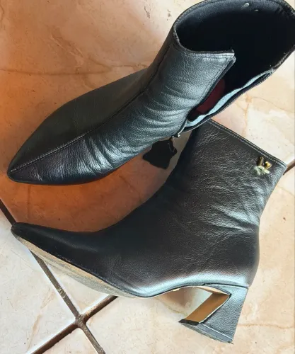 Bota couro LiziLizi
