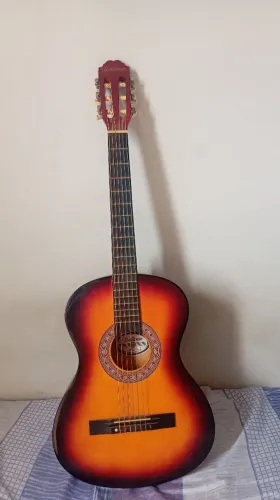 Violão de nylon por apenas 300,00 reais!