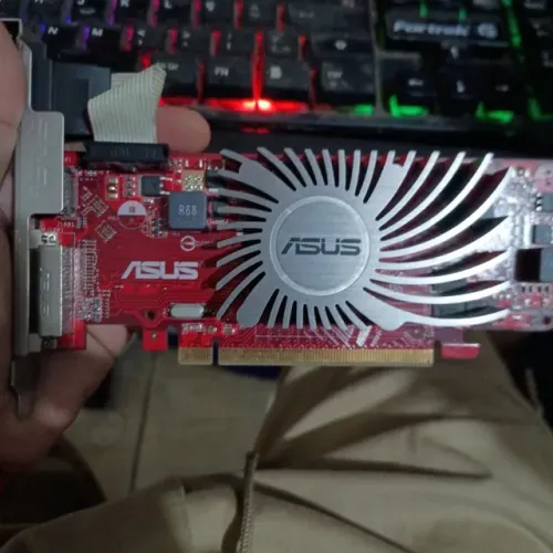 Placa De Vídeo Asus ATI Radeon HD6450 Silence 1 GB DDR3