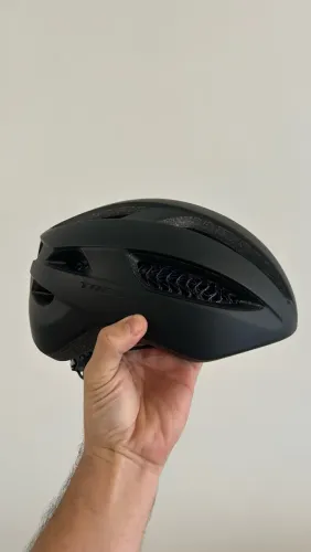 Capacete Trek Bontrager Starvos WaveCel Tamanho M, preto fosco.