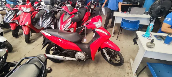 HONDA biz 125 vermelha 2022 Shalon veículos Cariacica 