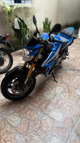 Suzuki gsr 750 2016