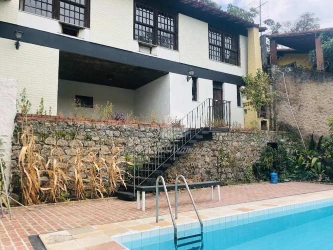 Casa com 4 dormitórios à venda, 400 m² por R$ 975.000,000- Pendotiba - Niterói/RJ