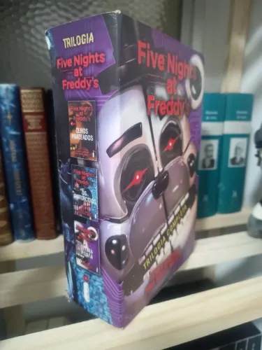 Box trilogia Five nights at Freddy's