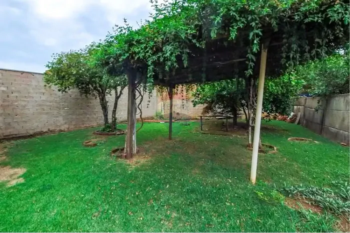 Casa à Venda em Araras com Terreno de 350m² e 3 Quartos com Quintal Arborizado no Jardim C