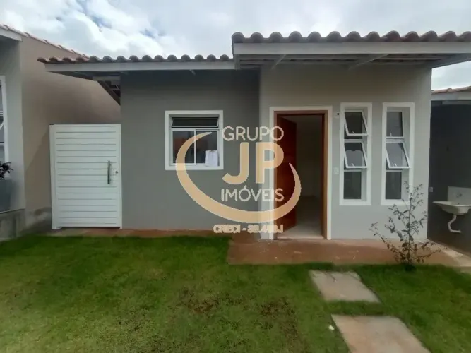 Casa em Cond. Fechado/ 2 Dorm./ Lazer/ Ac. Av. Américo Figueiredo/ Pacote 2.000