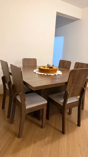 Mesa de jantar 6 lugares com cadeiras