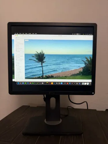 Monitor AOC e1621Swb 15,6? VGA com base e cabo Novinho!