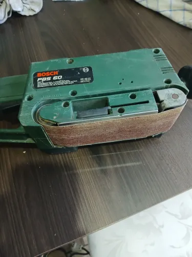 Vendo lixadeira de cinta bosch 280,00