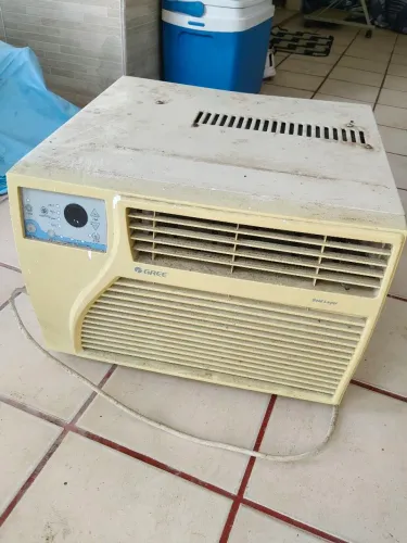 Ar-condicionado de Janela 7000 Btu com Controle Remoto