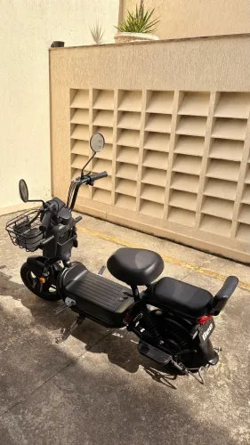 Scooter Elétrica Bee U1X 2022 único dono