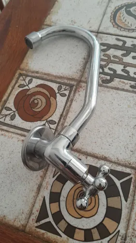 Vendo torneira de aço inox da marca Talita