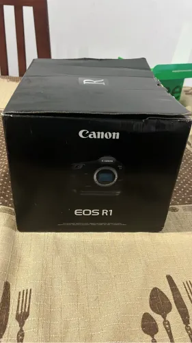 Câmera Canon EOS R1 Mirrorless Corpo NOVA