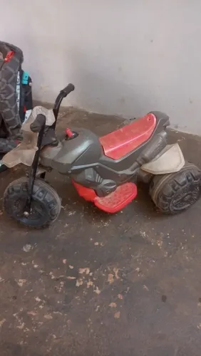 Moto elétrica $200.bicicleta$so falta a câmera, cadeirinha de bicicleta$100,cadeira200.de