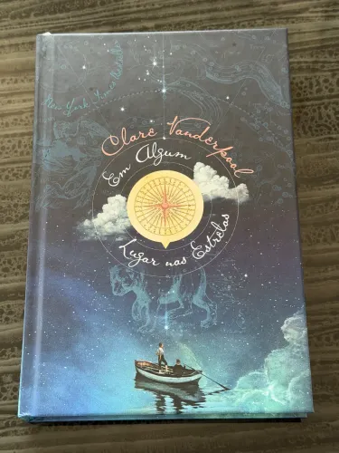 Livro Em Algum Lugar nas Estrelas de Clare Vanderpool Capa dura