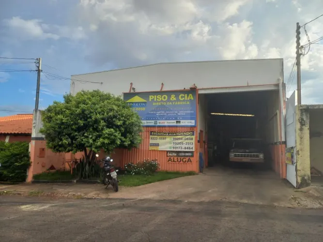 Comercial Galpão em Uberlândia