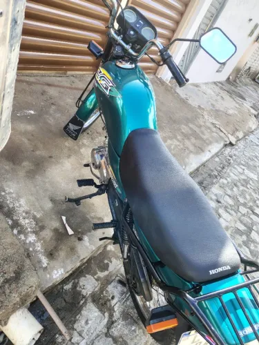 Moto em perfeitas condições 