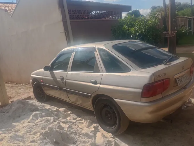 Ford Escort GLX 1.8i 16V 4P 1999