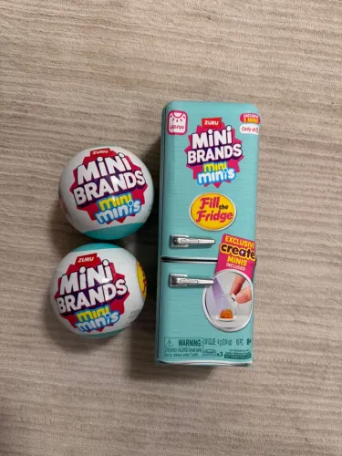 Geladeira Mini Brands + 2 Bolas Surpresa Mini Brands 