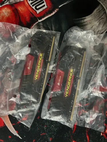 Kit 16GB (2x8GB) RAM Corsair Vengeance Pro DDR3 1600MHz - Alta Performance com dissipador