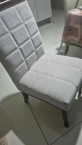 Cadeira de jantar nova