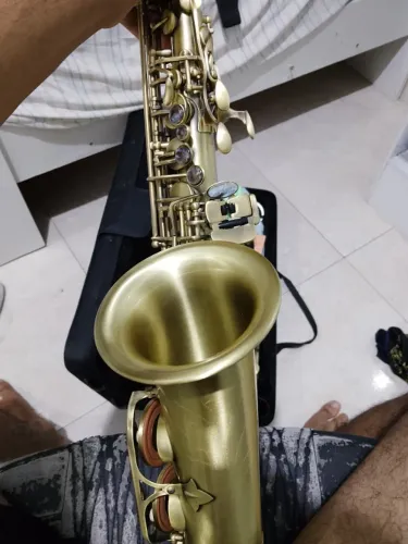 Saxofone dourado