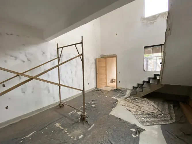 Casa geminada alto padrão com 4 Quartos 3 banheiros no bairro Heliópolis.