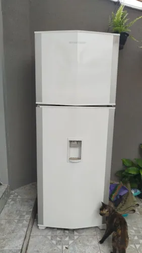 Geladeira para consertar
